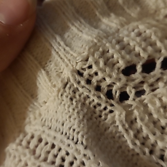 🟡🟡 American Eagle Women’s White Crop Top Sweater (size S) - Picture 7 of 7